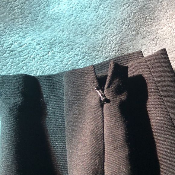 Banana Republic NWT sz 4 black narrow leg, ankle zippers, no pockets, pants - Picture 8 of 10